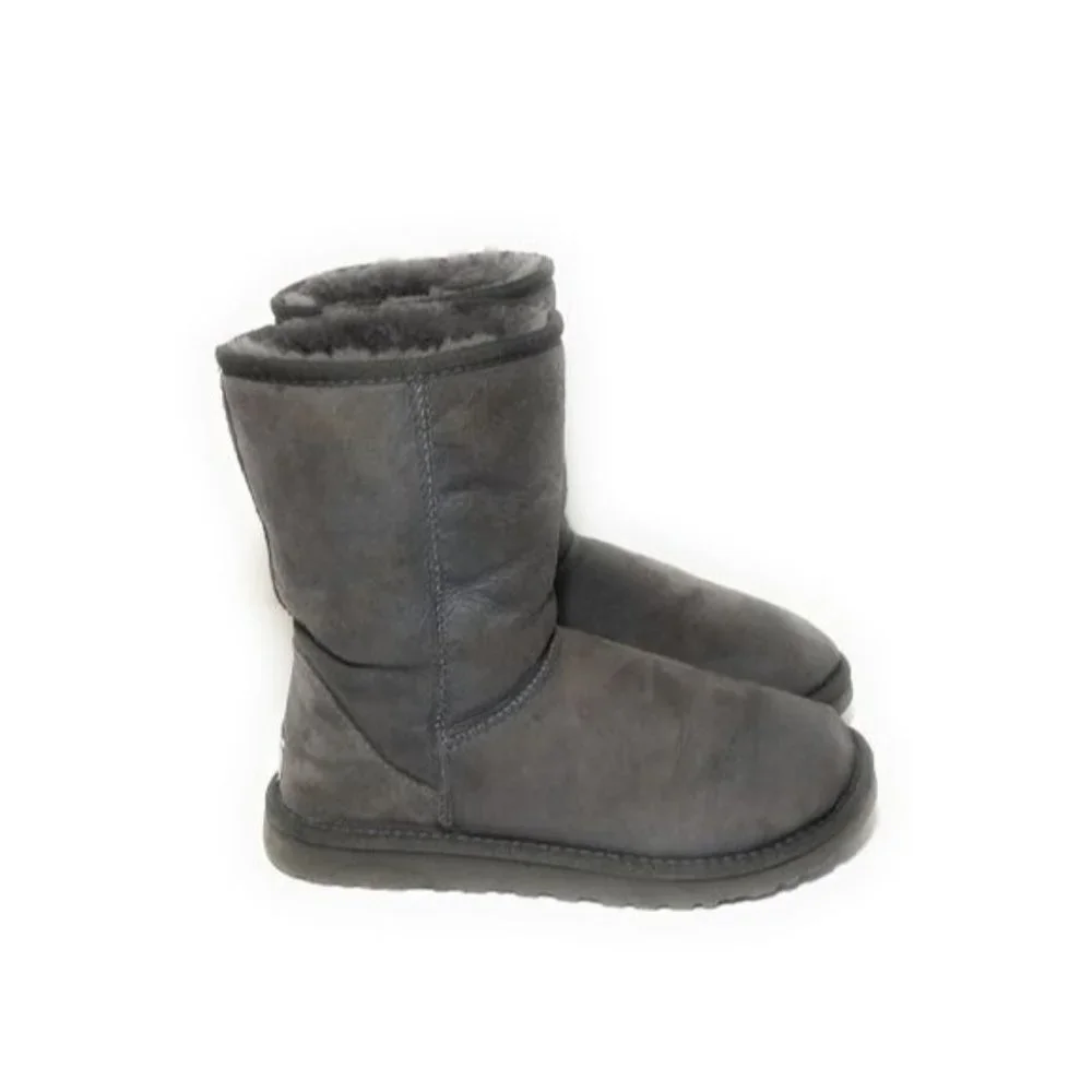 UGG Classic Short II Midcalf Boots in Dark Gray Shearling Lined Size 6